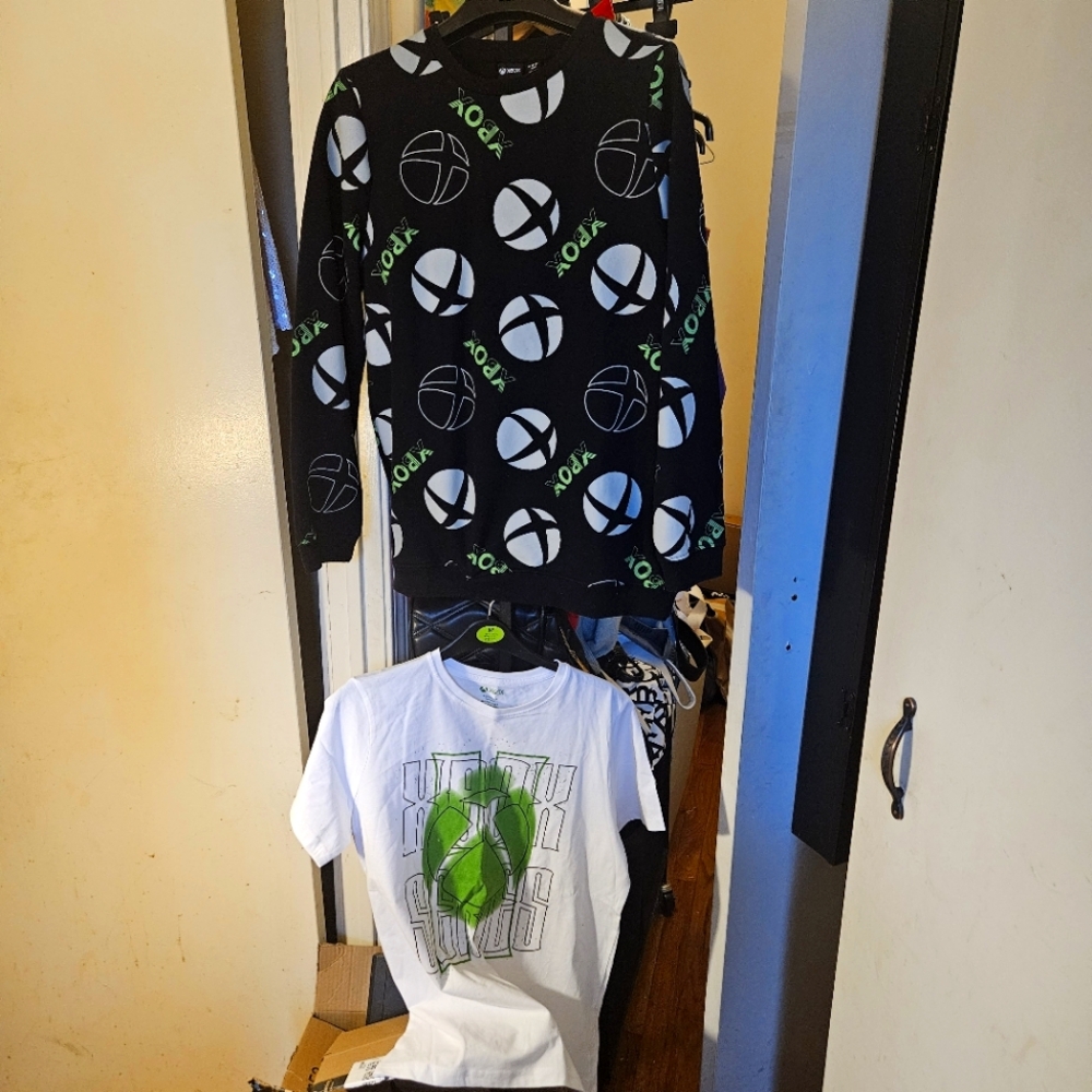 XBOX Sweatshirt and T-shirt - Size kids 14-15 years (XL)